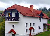  Ski House